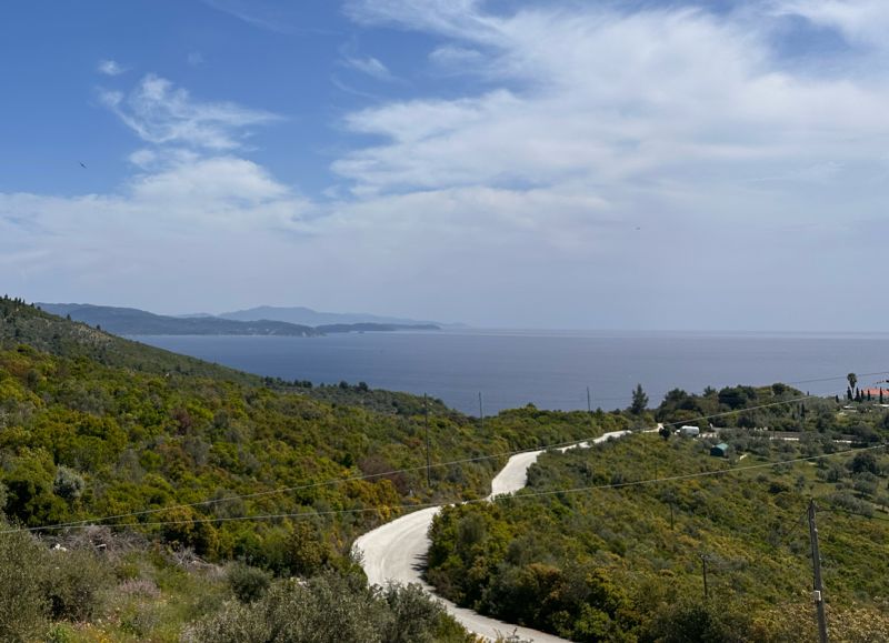How to get to Axladitsa